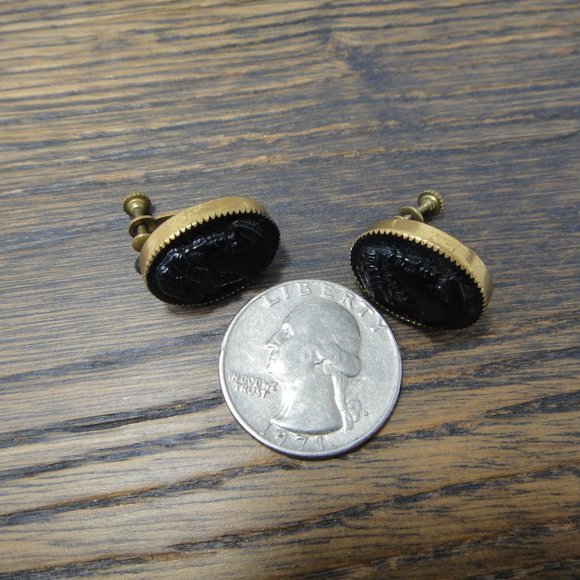 Vtg CORO Black Cameo Earrings Screw Back Gold Tone - Picture 8 of 9